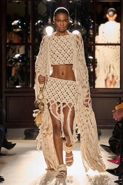 Look 43